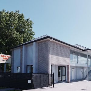 Yates Park Motel